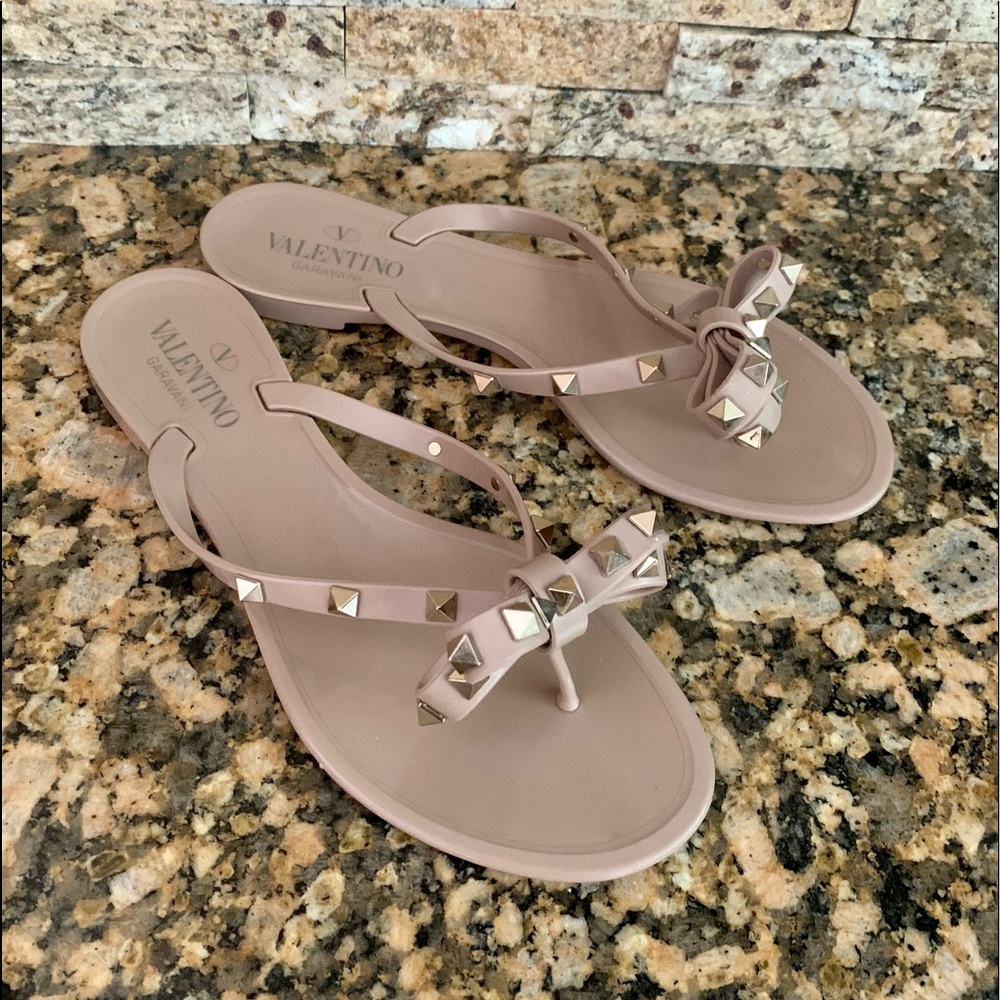VALENTINO GARAVANI Rockstud PVC Flat Thong Sandals